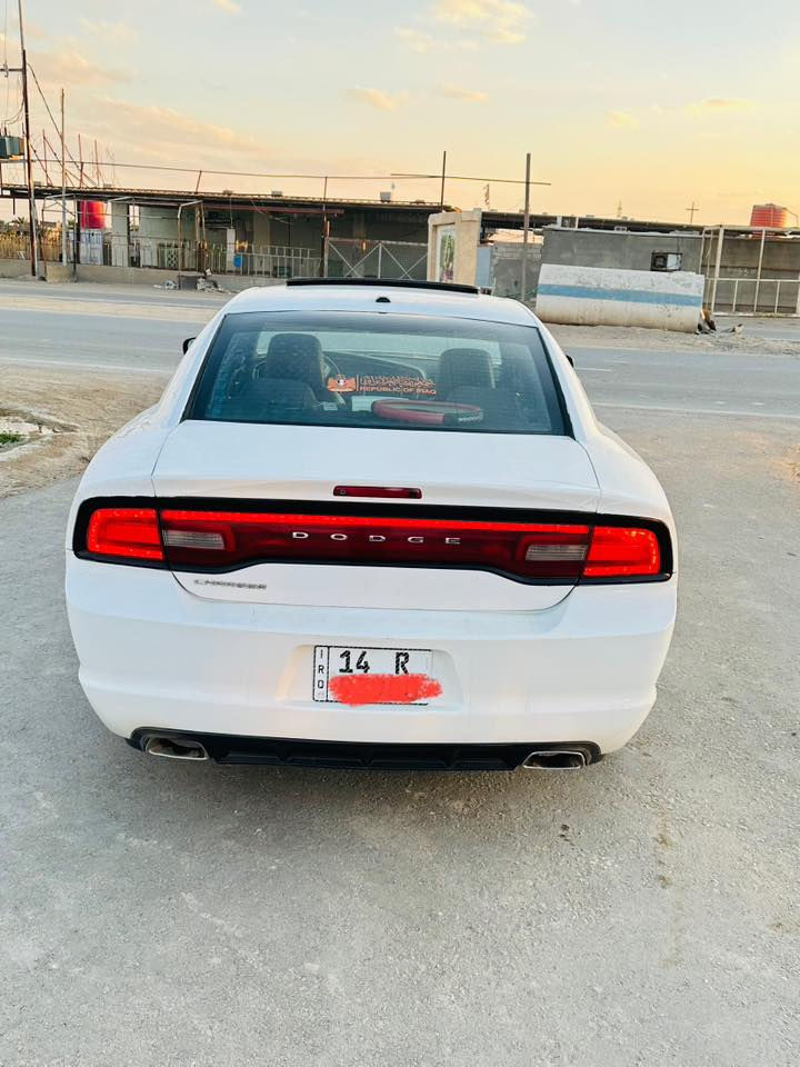 يا الله جارجر موديل 2013 اصل كندي فول مواصفات للأخير رقم بصره سنويه لل٢٨ تحويل ثاني يوم محرك ٣٦٠٠  كير طياره شاشه كاميرا خلفيه ويل خليجي لايت زنون جاهزه للأخير ما بيها نقص 
وارد كندي كفاله من الأرباك والضربه شرط الفحص  كفاله من الشاصي والغود بدون ضربه بيها هلال خلفي كد شبرين وشويه ملاحضات مسويهن بديها حلو  جاهزه السعر ١٤٦ وبيها مجال  واني خادم مكاني بصره قضا المدينه 
***********
***********
