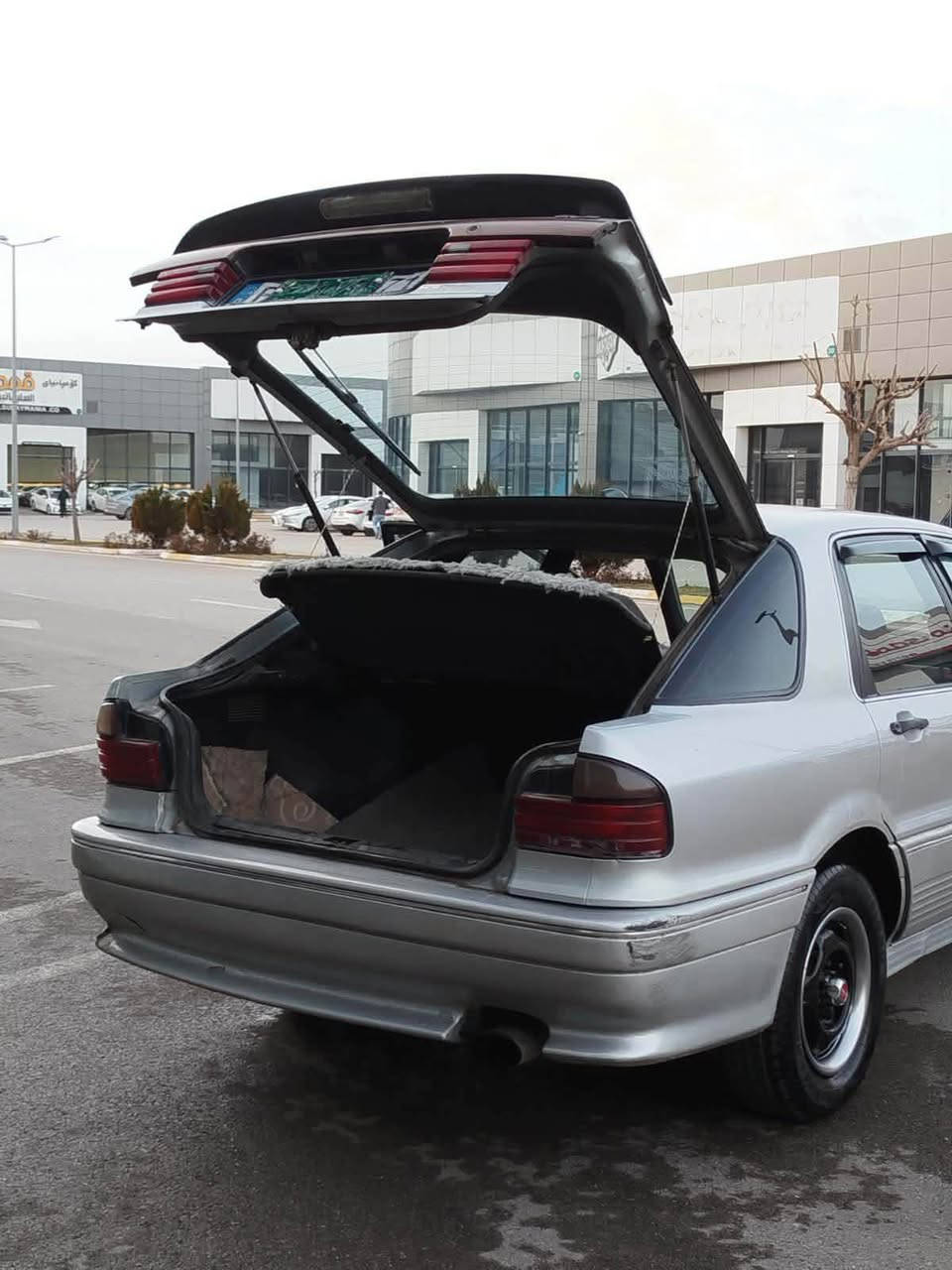 سەرەتا بەناوی خوااا
مستربۆشی گڵاند
1992 
ئاڕمی پلاستیکی سۆران بەشەرتی ئەوەلیات و خەرامە 
گێڕ عادی 
گێڕو مەکینەی بەشەرتی ۱۰ فیتەر 
سەیارەکە دەعمی نیە چەکوشی پێوە نیە
سەیارە لۆک لۆک ماوەتەوە ماشااللەی لێبێت زۆر مەزبوتە 
بێ تەقەو ڕەقە 
سڵایت 
زینۆن 
هەموو گیانی ئیش ئەکات زۆر بێ کێشەیە 
سپێری لۆکی لەگەڵە 
چوار تایەو ویلی لۆکی لەژێرە 
سەیارەکە تەبریدە 
گەرمی مەزبوتە 
نرخی خوار هەموو بازاڕە 28 گەڵاو کەمێک مەجال 
شوێن سلێمانی 
***********
***********
واتسئەپ و ڤایبەری لەسەرە کۆڕەکەکە السليمانية, العراق
