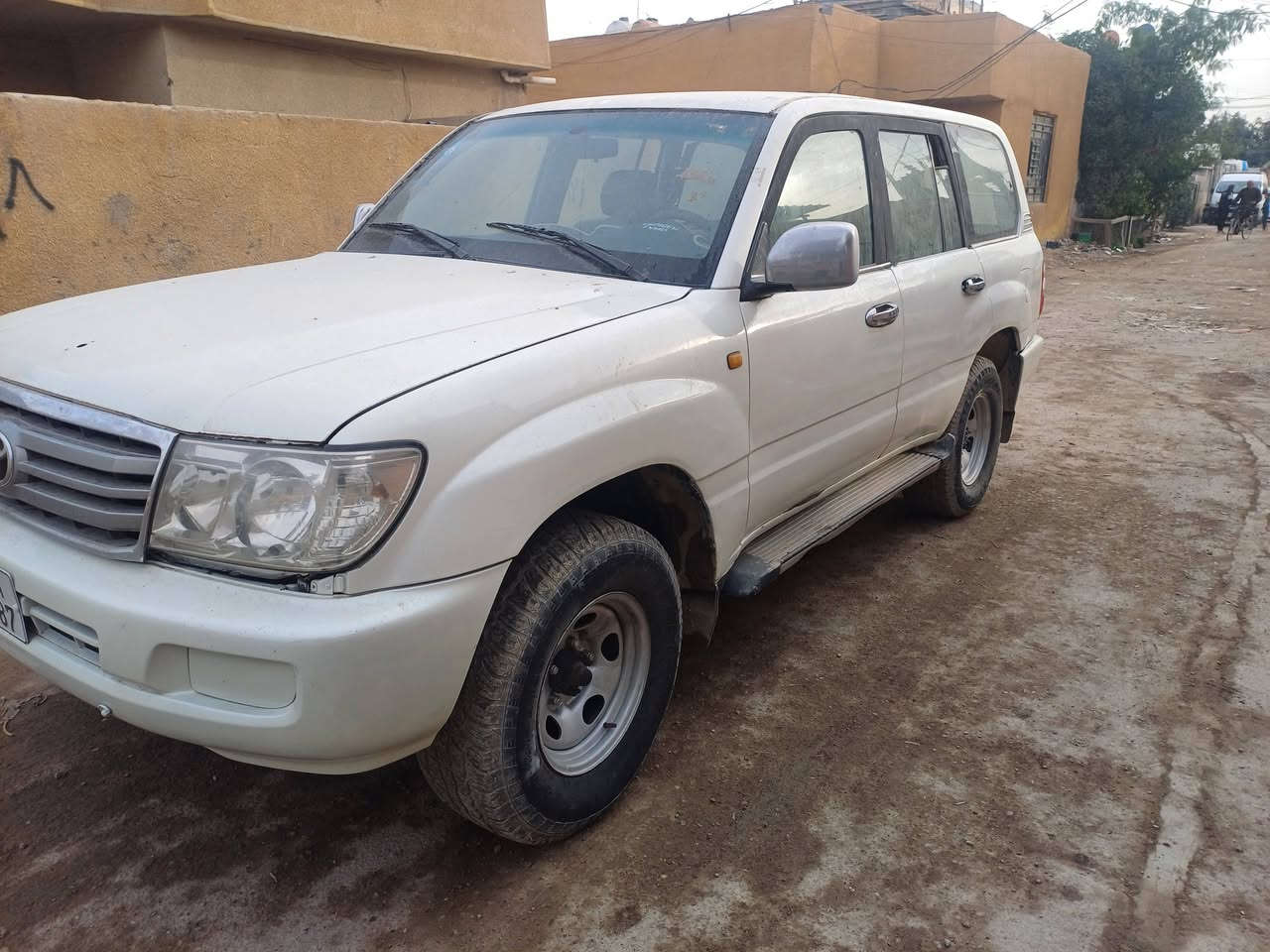 السلام عليكم من رخصة الأدمن المحترم لاندكروز موديل 2006رقم انبار انكليزي سنويه ٣٠ مكينه برادو ٦سلندر مصبوغه عام للبيع السعر ٩٠وبيه مجال مكان بغداد الشعب للستفسار ***********
