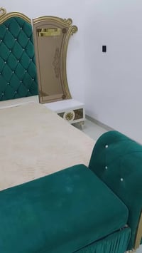 للبيع سعر ٣٠٠ 07807810790