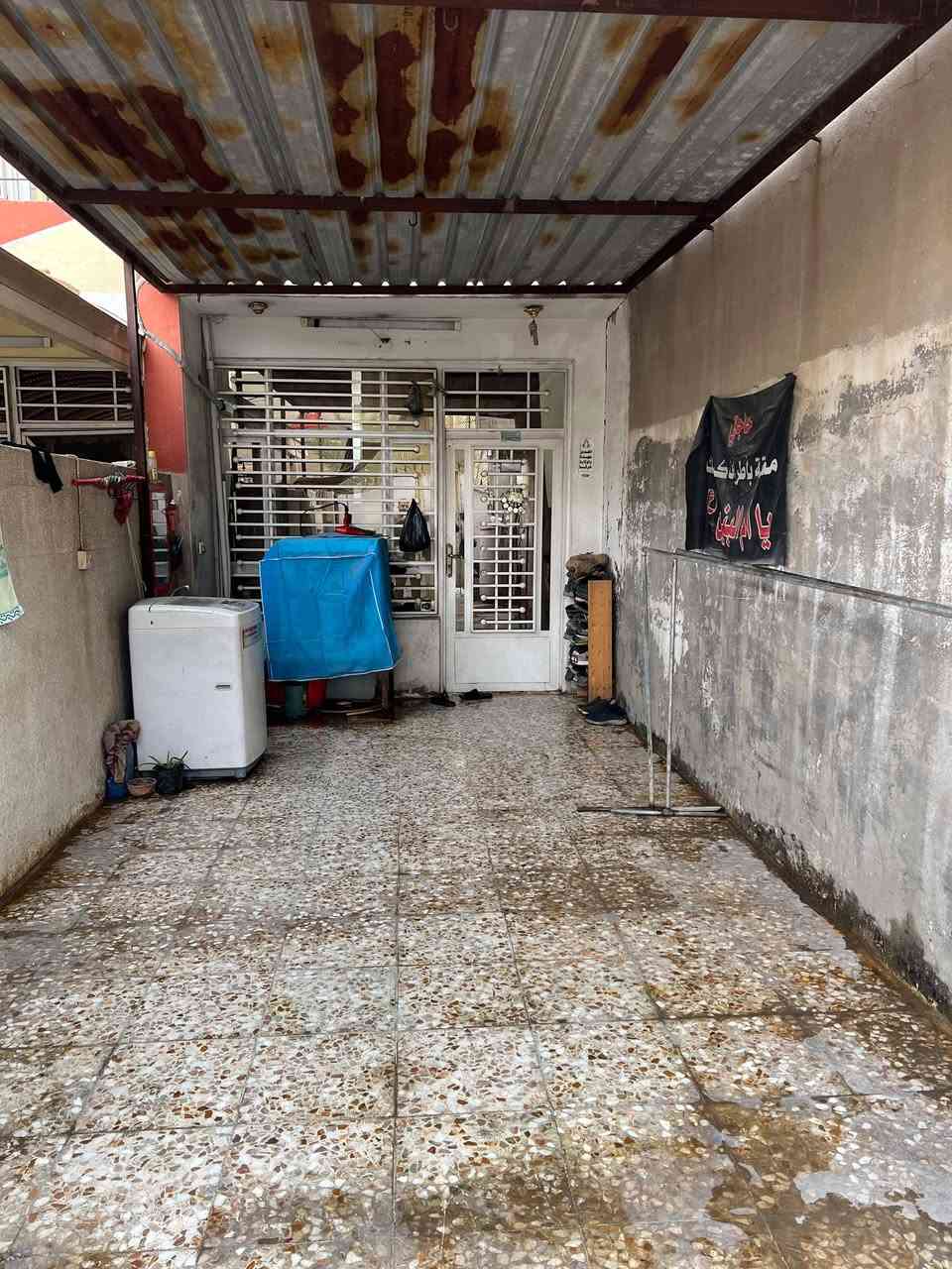 بيت للبيع طابو ملك صرف العبيدي قريب الجامع العلوي المساحه 100
طابق الاول ستقبال صالة صحيات منور غرفة نوم ترك 
الطابق الثاني صالة صحيات غرفتين نوم 
البيت مرمر وكرانيت بناء حديث قبل ٥ سنين
***********
السعر مناسب
