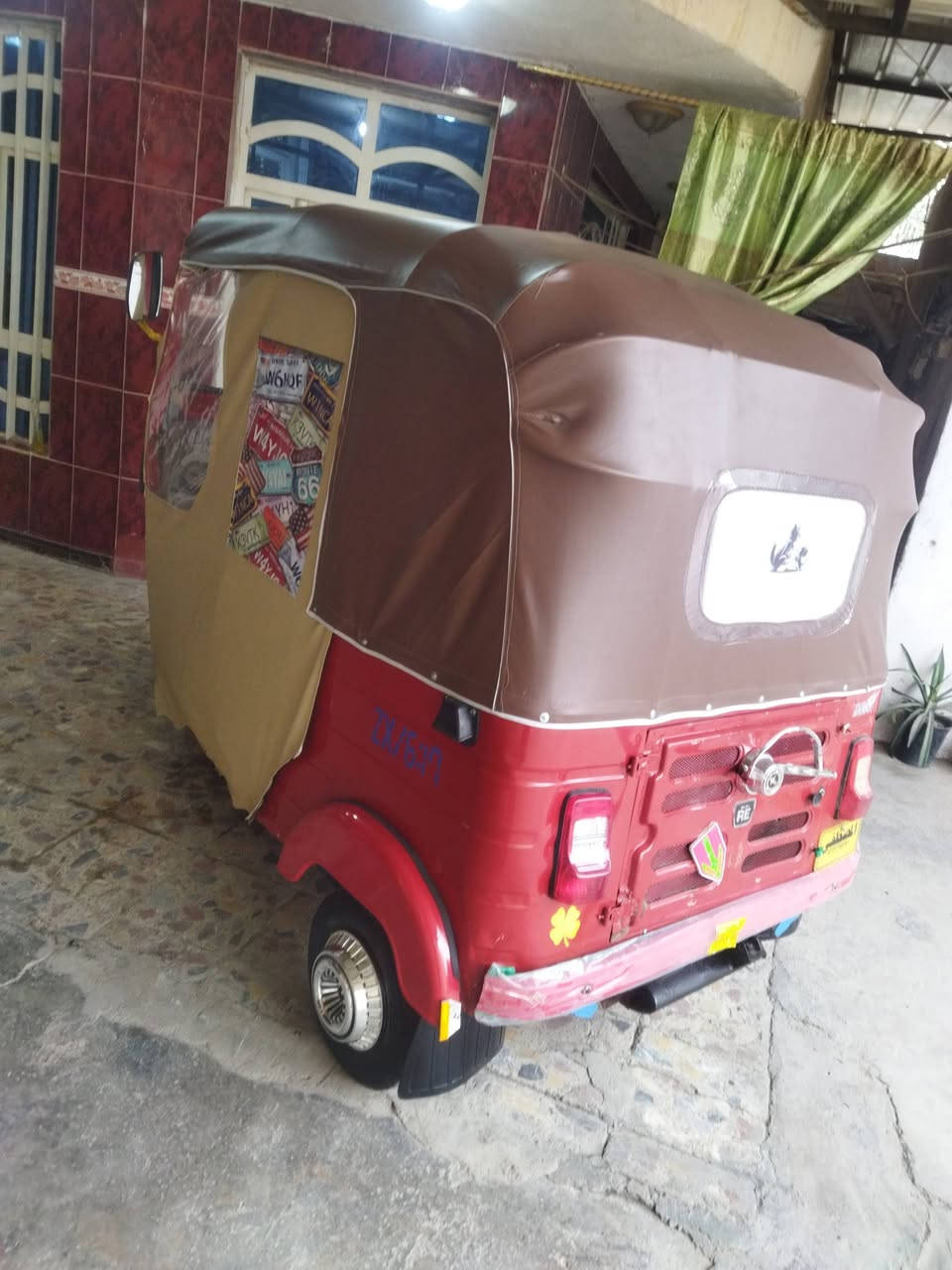 السلام عليكم شباب تكتك موديل، 18اوراق المصطفه التكتك حلوه وجهازه بيهة بس الدوسه مامعمره البقيه معمريهن مال جناي مكينه واحد وعشرين لك جهازه من كلشي متروكه صار شهر مال بيت شراي اتصل مكلف بنشر رقم***********مكاني خلف سيطره شعب
