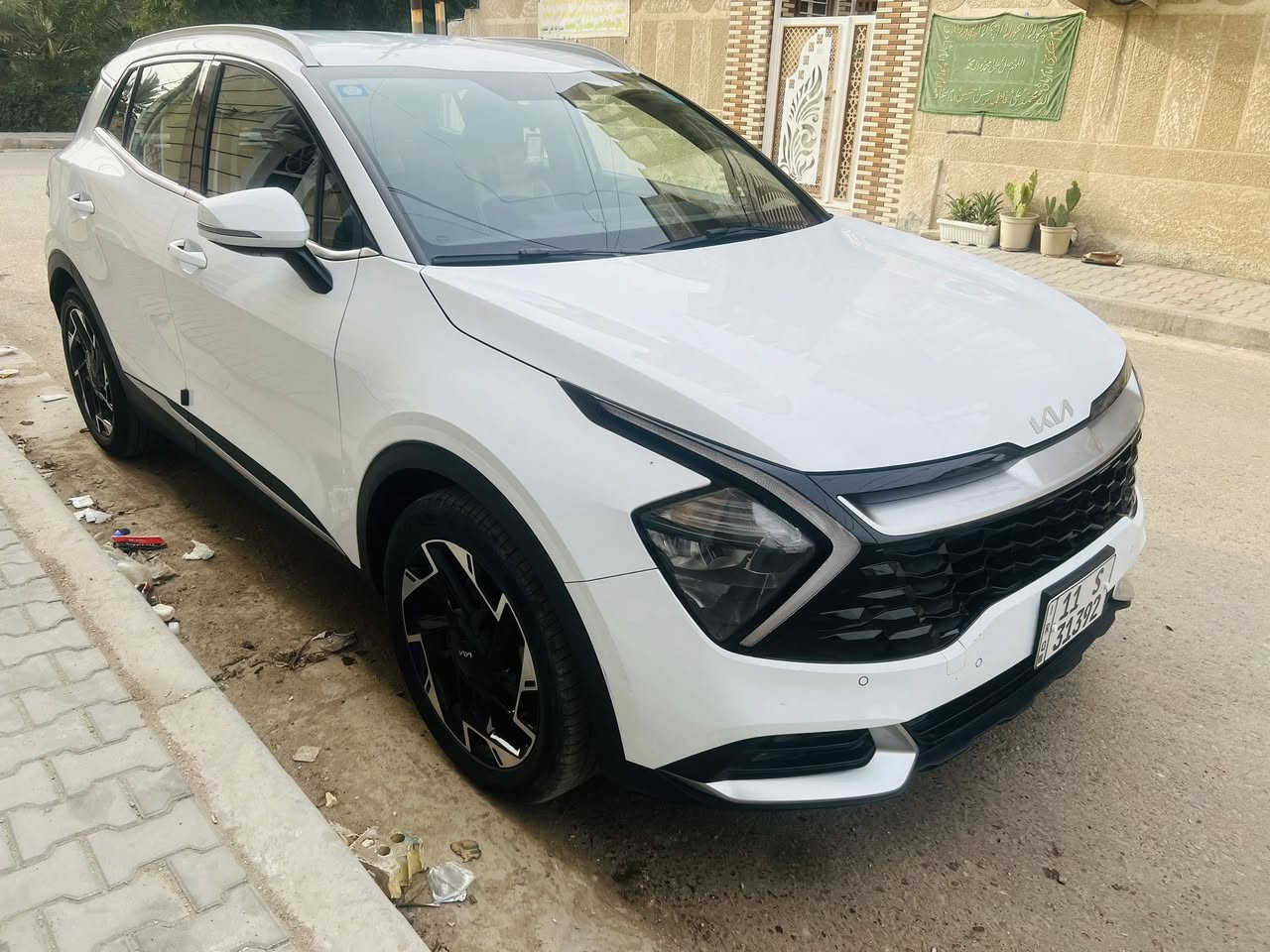 السلام عليكم سبورتج موديل 2023خليجي مكفوله من كل النواحي بيهه الايت المامي مكسوره الجامه مالته ماشيه 32الف كشن كهرباء سايد بريك بصمه سعرهه 213ورقه وبيهه مجال بسيط مكاني الشعله *********** السونار مع المنشور
