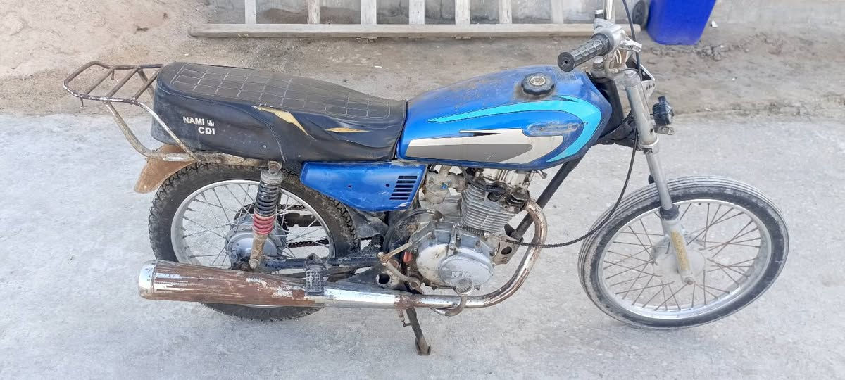 سلام عليكم نامة اوراق 2013 نضافة شوفة عينك بيه صوت بالمكينة مكان قضاء الصادق 300 وبيه مجال
***********
