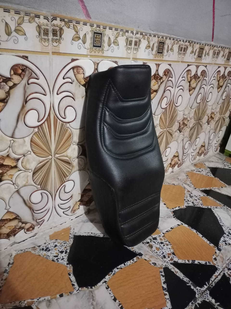 كشن تفصال لبيع نضيف 15 كوت شارع نفط ***********
