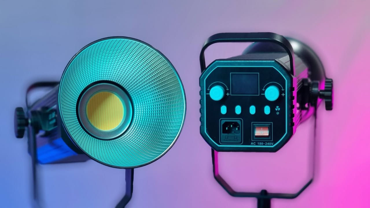 اضاءة فديو مستمرة 600 واط من شركة YSKE 
باي كلر 
شمسي ابيض ثلجي
تحكم كلفن
تحكم بقوة الاضاءة 
شاشة كبيرة 
فانات تبريد عدد ٢ صامت
تحكم تطبيق موبايل
جديد متوفر توصيل  ***********
