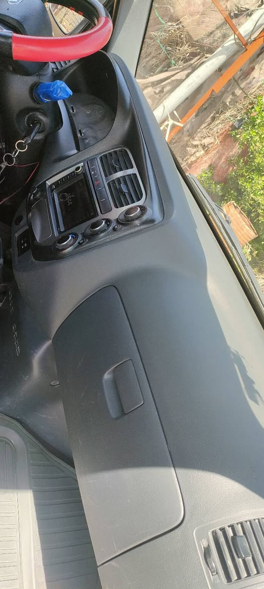 السلام عليكم
سياره كيا بنكو حمل للبيع 2022 كفالة عامه من كلشي سياره جديده وضع الشركه بأسمي هزه جديده جاهزه للأخير مداور ثاني يوم 
السعر 137 وبيها مجال مكان سوق الشيوخ 
***********
