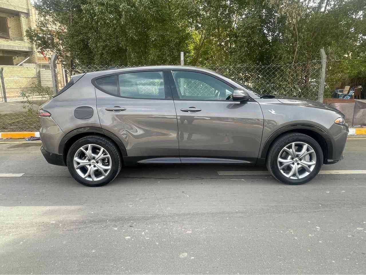 سلام عليكم

دوج هورنت للبيع او مراوس

موديل :2024

رقم اربيل بأسمي 

محرك : 1.3 turbo 

‏ (Plug-in Hybrid)

ماشيه 31 الف 

بدوون اي نقص بل النسبه كير محرك منظومة هايبرد

رادار امامي 

خروج عن المسار 

شحن USB + type C

ويل حجم 18 

كشنات الكنتارا 

شاشة حجم كبيرتدعم كاربلاي 

تبريد قطعتين

كامرة خلفية

حساسات خلفية 

تشغيل عن بعد 

دخول ذكي للأبواب 

مرآة شفط + نقطة عمياء + اشارة

بيهاا 5 قطع صبغ بدووون اي ايرباك 

تصليح دبي 

للمعلومات اكثر الاتصال 

***********

***********

السعر المطلووب 13500$$ بغداد, العراق
