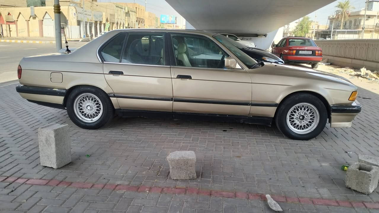 من رخصة الادمن بي ام 735 بيع او امراوس وانطي فرق رقم صلاح الدين انكليزي باسمي تحويل باي وقت محرك شرط كيرها من باردة اتاخر ومن تحمة كبل اتنمر كل النمرات طبيعية صدر نص عمر باتري جديد كهريات شغالة سنوية لل29  مكان السياره صلاح الدين
السعر 38
للاستفسار ***********
***********
