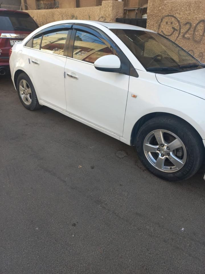 السلام عليكم شوفر كروز 2010 مناقصها برغي وترايها للبصرة ابيع كوم حديد بيها طخه بالجاملغ الخلفي ممصلحه مسويلها ادامة كامله السعر 55 قفل من الاخير رقمها نجف مشروع وطني 
مكانها بغداد ***********
