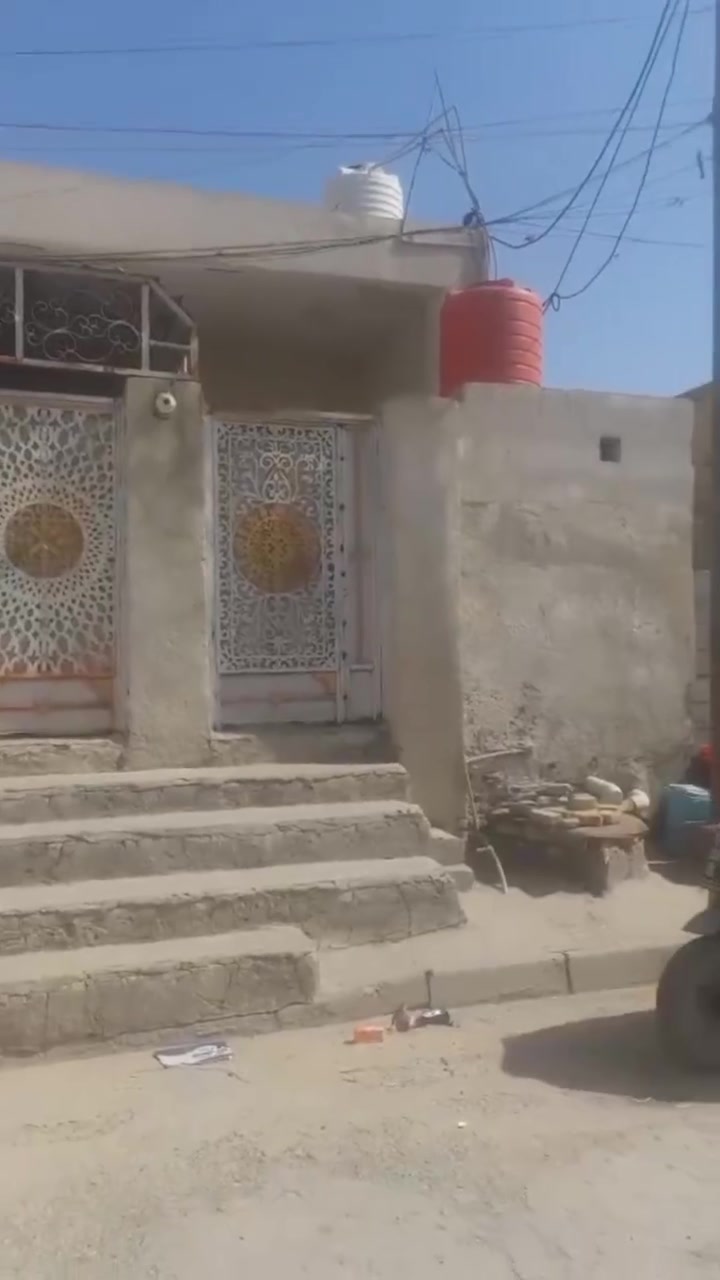 السلام عليكم دار البيع ميتين متر البيت كامل بناء طابو وقطعه ميه طولانيه طابو وهذه رقمي ***********
