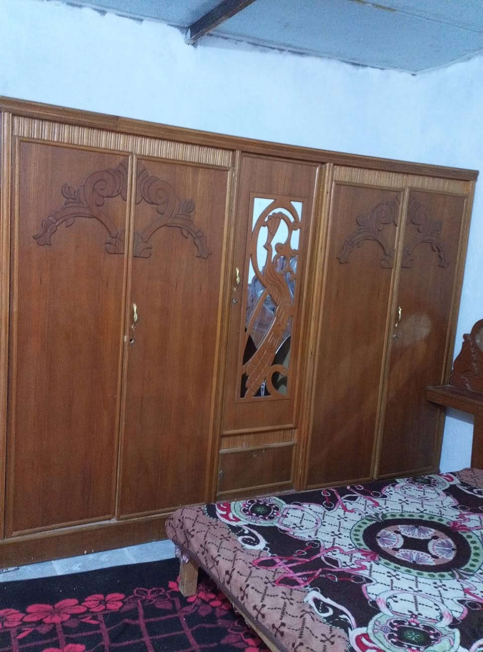 غرفه نوم للبيع كربلاء اطوريج ام الهوى ***********
