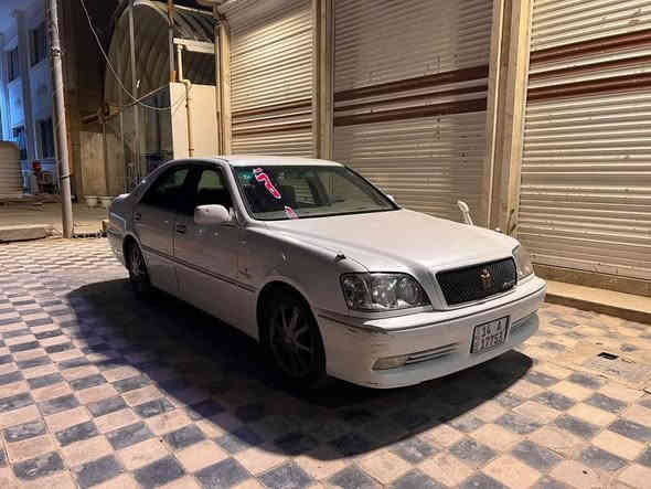 السلام عليكم سيارة جنون 
الموديل 2002 نقل جثه مكينه D4   كبير بلادي شاصي 75 دواخل جدد لون ازرك اربع دكم سيارة فول  ماعده الفتحه تخم تاير ويل نجمه نفطي سيارة كفاله عن الزلغ لا معجون ولا زلغ سيارة بأسمي تحويل ثاني يوم سنويه 28 رقم إنكليزي *********** 110
