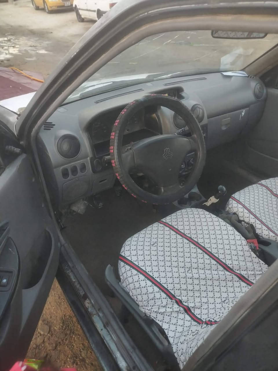 يالله سلام عليكم شباب بيع مستعجل سايبه موديل 2012 رقم بصره الماني تحويل مباشر مكينه وكير  حلوات حداديه جديده تخم تاير جديد كهربائيات شغاله تبريد شغال سياره حلوه ومرتبة ترايك وين ميعجبك اسعر 18 وبيه مجال بصيط مكاني نجف شارع المطار ***********
