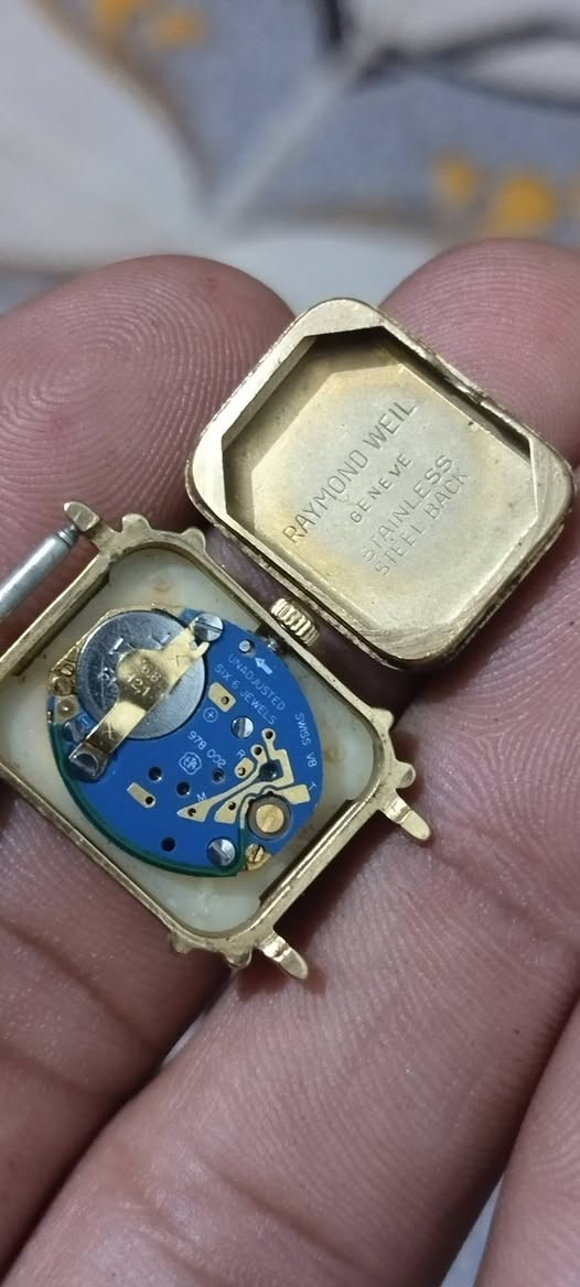 رايموند ويل نسائي طلاء ذهب 18 مضبوطه اصل الاصل فنتج سويسري الصنع السعر 45 مع توصيله وبلاش بسعر مكينه


**إذا كنت صاحب هذا الإعلان وتريد حذفه لأي سبب، رجاءا أرسل رسالة إلى الدعم الفني**