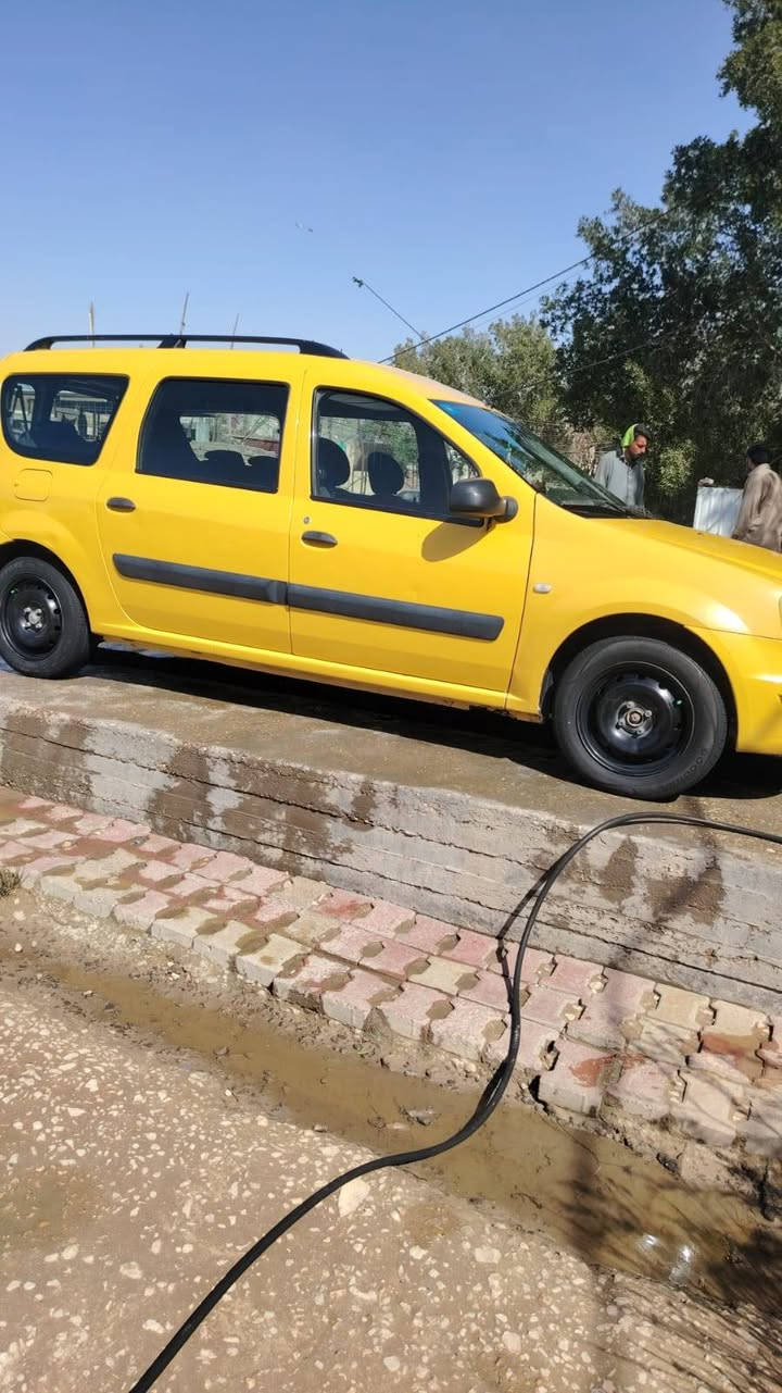 السلام عليكم. رينو ٧راكب البيع. مديل 2013.رقم دولي. بغداد. ابسم. صاحبه مباشر. مكينه وكير جديد. كهربائيات تبريد كله شغاله تخم تايرات جديد. حداديه جديده سياره مكفوله باستثناء  الجوملغ المامي مصبوغ مكان السياره ديوانيه قضاء شنافيه. السعر 70 وبيه مجال   ملاحضه اني مكلف بنشر  ماجاوب ع تعليق   ستفسار كثر هاذه رقم صاحبه السياره ***********
