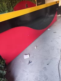 ميز للبيع الطول ٤ متر السعر ٦٠الف ٠٧٧٠٢٧٣٧٩٥٨