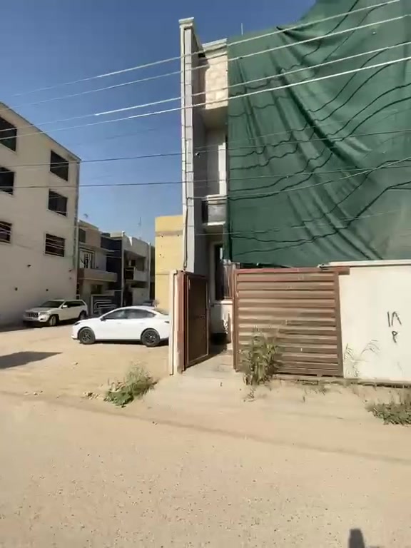 للبيع دار ١٠٠م بناء حديث و بتصميم رائع وعصري 
الموقع📍 الدورة شارع الجنابي
السعر كلش مناسب 
للاستفسار ***********
