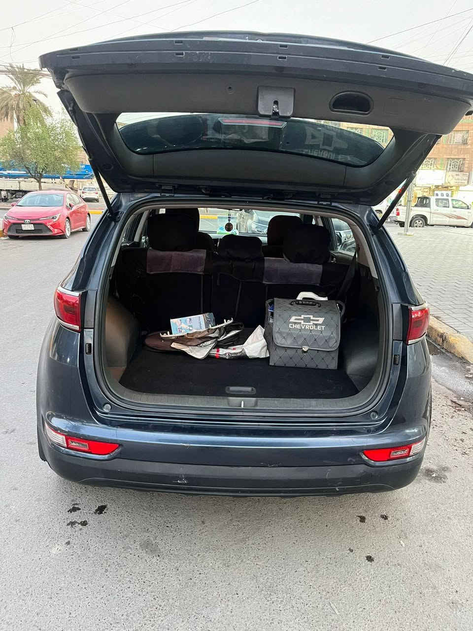 سلام عليكم
سبورتج 2018 حادث موضح بالصور وصبغ البنيد فقط
مواصفات معروفه كير محرك تبريد كلهن جدد ومكفولات لغد وشاصي مكفولات وبيها صيانه دورية قطع غيارها اصلي وكالة صارلها 7 سنوات عندي بانزين كله محسن و زيت اصلي ماشية 106 الف
السعر 150 وبيها مجال بسيط تواصل واتساب ***********
