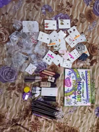 مكياج ١٠٠ قطعة • اكسسوارات • توصيل مجاني