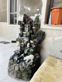 نافوره حجم كبير للبيع نضيفه وشغاله سعره 45 الف // 07809030900