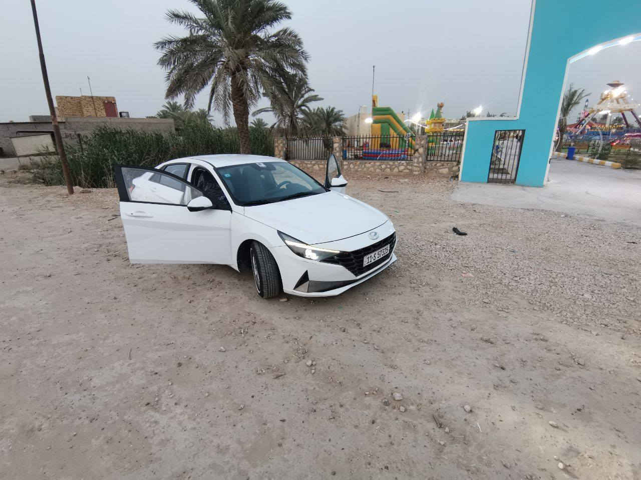 السلام عليكم ، النترا أفانتي للبيع موديل 2021 وارد كوري ، بيه صبغ الباب والجاملغ الخلفي عكس السايق مثل ما موضح بالسونار ، السعر 142 ورقة ، السيارة موجودة في النجف (الحيرة) هاتف *********** (غير متواجد في إلفيس)
