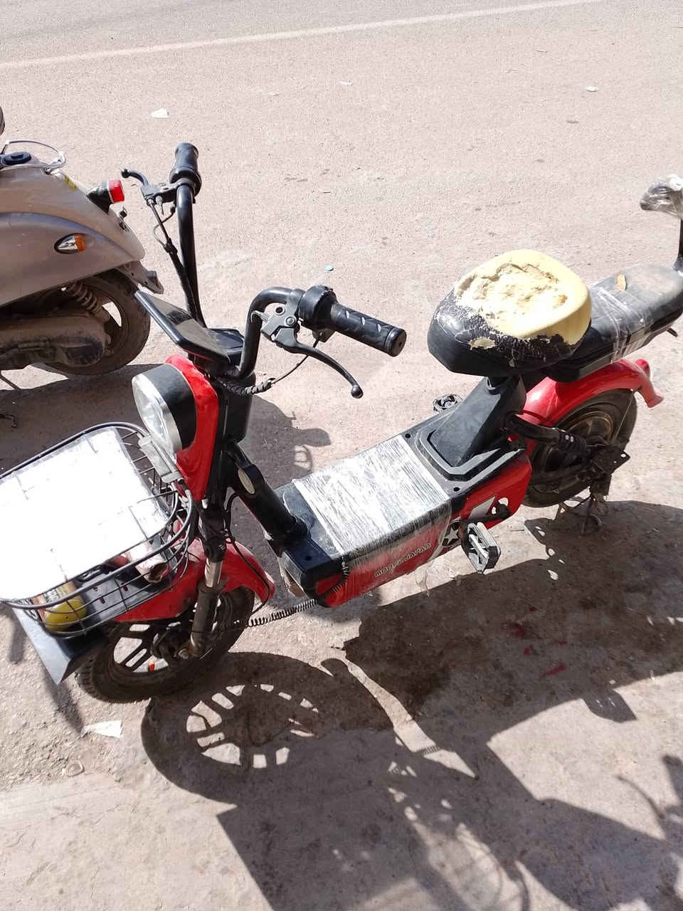 دراجه شحن للبيع بطاريات جديده السعر ب 150رقم واساب***********
