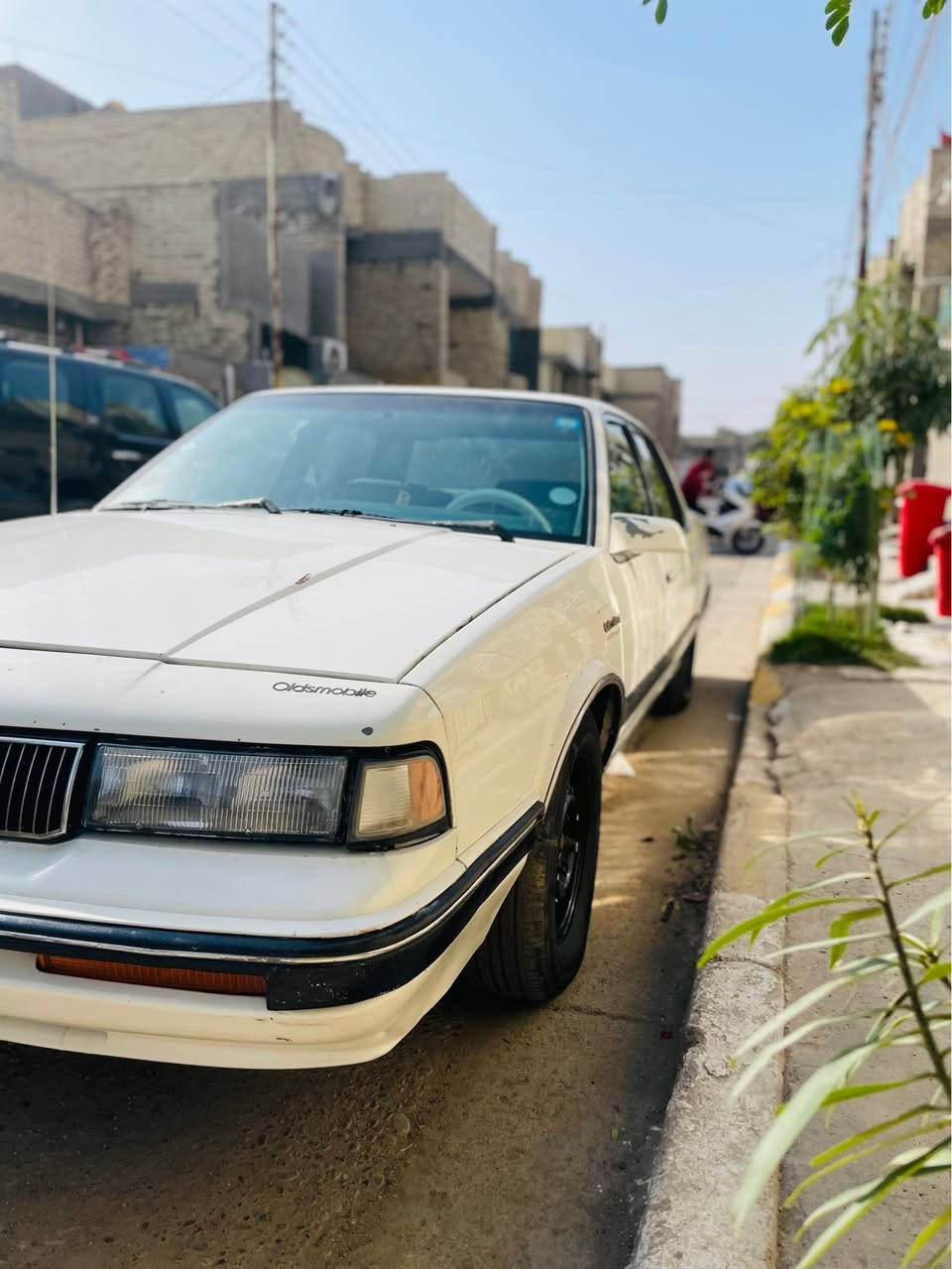 السلام عليكم اولدز 1990 بسمي رقم انكليزي مميز السياره خير من الله كير مكينه مكفولا بيها ضربه زغيره بالجاملغ الخلفي وشوي بالباب شواصي لغود سليمه السياره خير من الله بالعافيه ع الياخذها سعرها 42 بيها مجال عنواني بغداد الشعب *********** بغداد, العراق
