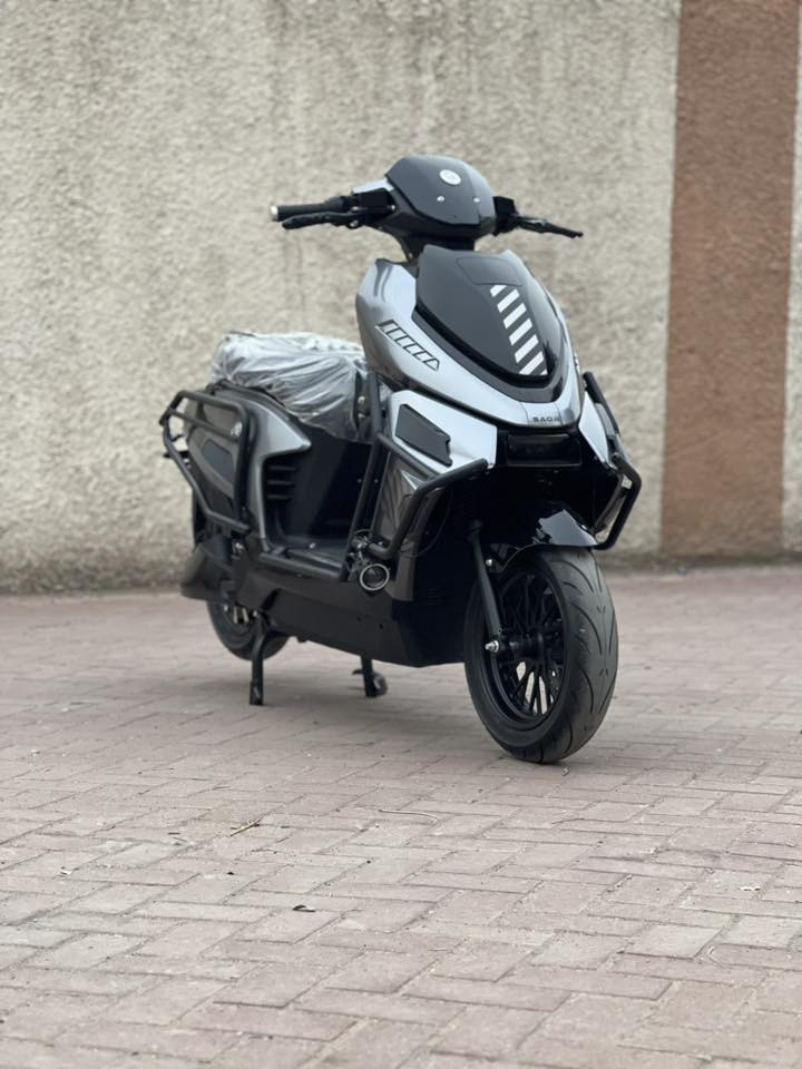 السلام عليكم.. شباب دراجه شحن ليثيوم للبيع دراجه زيرو زيرو غير مستخدم  ابد. بعدها وكاله صفر كيلو متر   وصل. المعرض موجود ابسمي بارحه اخذتها. بليل دراجه تجي مواصفات عالميه 

دراجه الصقر ..  تيسلا القرش .(زيروو...زيروو..)..
( بطاريه ليثيوم .32.امبير ) فوسفات الحديد...الملف 2000Wحقيقي...السرعه .88_
..اجت بنظام..APS..أمامي خلفي...بلوتوث...مخرج USP...سويجين وبصمتين..تشغيل بصمه وسويج وجهاز مانع سرقه...وصل المعرض ببه...

....الشراي يتصل مكاني بغداد

***********
