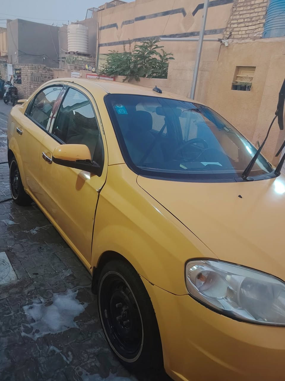 السلام عليكم افيو للبيع رقم انكليزي باسمي مصفر هيئه وغرامه تحويل ثاني يوم كير و محرك كورلا بيكاجو 1800 منضومه غاز منضومه زنون تخم تاير حداديه تبريد شغال مكاني واسط السعر 45 وبيها مجال  / ***********
