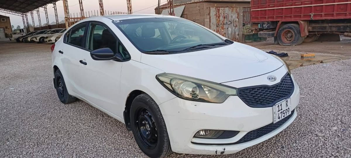 كيا سيراتو موديل ٢٠١٤ رقم بغداد دولي بأسمي محرك ١٦٠٠ بيها صبغ نصف باب فقط بدون عابر أو تبديل السيارة جاهزة تبريد حداديه محرك وكير شرط السعر ١١٠ ورقة نقد أو مراوس مكان السيارة السماوه الرميثه للاتصال *********** او ***********
