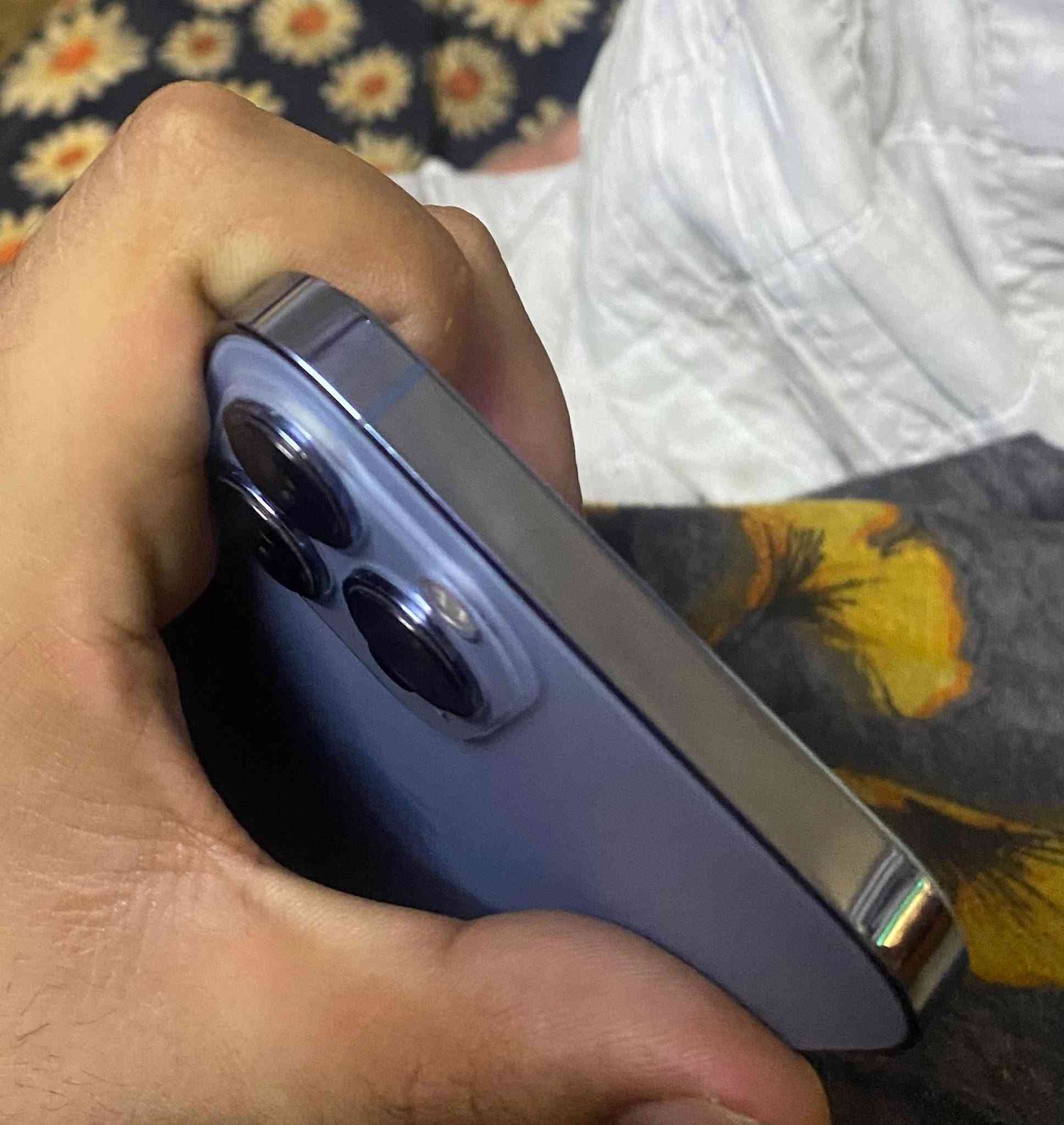 السلام عليكم 13pro max256 شرق اوسط الجهاز بلادي برغي ممفتوح بي بطاريه 76 بلاديه الجهاز امانت الله اخو الجديد والبطارية مبدلتها لان الجهاز ميصرف شحن ابد ويا شاحنه اصليه من الوكاله ٥٠ الف سعرها الجهاز سعره 750  للتواصل ***********
