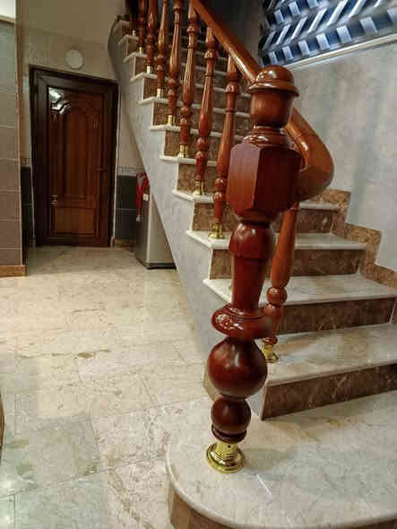 دار للبيع في حي الجزائر شارع المطاعم مساحة 600م²
*********** هذا رقم صاحب البيت 
فرع گصابية لحوم الجزائر ثاني باب على اليسار
