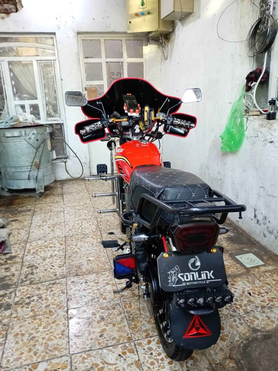 ايراني سونك مديل 2025شهر 11طالعة من المعرض كل نقص ما بيهة كبل للشارع دهن امزويل كل اربع ايام ابدل دراجة خير من الله سعر1300 مليون و300وبيهة مجال ماكن بغداد استفسار ***********بي واتساب
