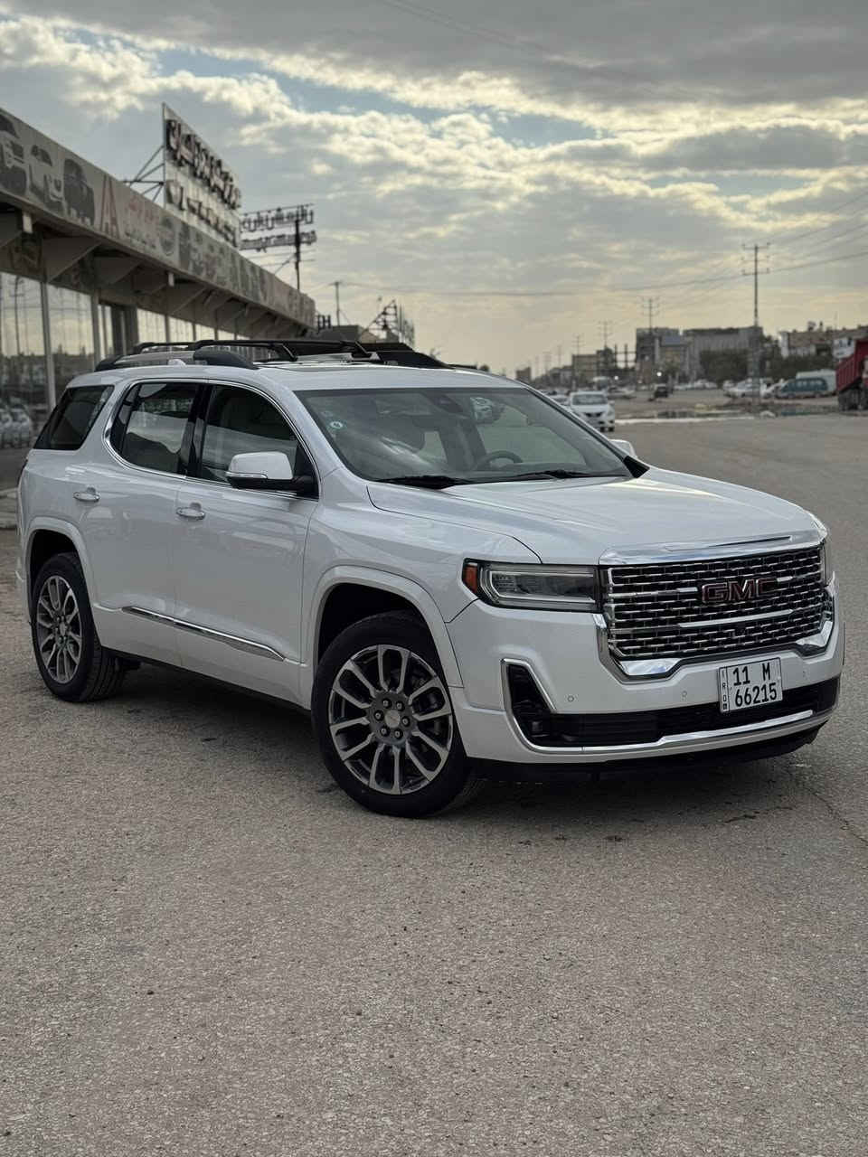 السلام عليكم
للبيع GMC اكاديا دينالي 2021 

رقم بغداد تحويل مباشر 
V6 3600 
الممشى 75000ميل 
الضرر فقط بارد في قبق الجنطة وكلير شي بسيط جداً في الجاملغ الخلفي الايمن بدون اي ايرباك 
 السيارة فول مواصفات اعلى مواصفات بالاكاديا كشنات جلد اوف وايت تدفئة تبريد كشنات وتدفئة الستيرن السيارة كاملة من كلشي وماناقصهة شي مكينة وكير مكفولات وشرط الفحص 
السعر 25.500$ وقابل للتفاوض 
للتواصل اتصال او واتساب على الرقم التالي :
***********
