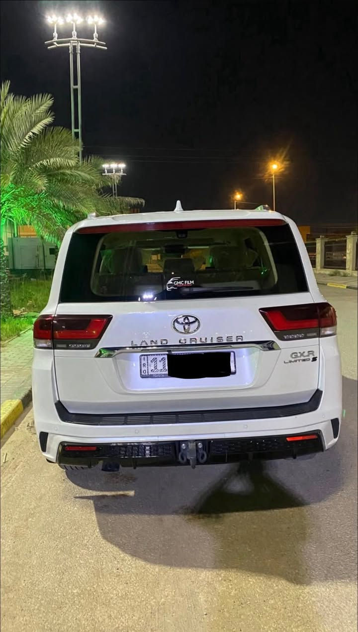 * لاندكروزر GXR لمتد 2025 ساز
رقم بغداد مميز
*   الموديل : 2025
*   الفئة: (LIMTE /GXR) (TSS)
*   اللون ابيض 
*   محرك 6 سلند (4000) تنفس طبيعي
*   رادار خلفي مانع تصادم امامي
*   لد في الشباك الامامي
*   دوسات جانبية نيكل
*   اريل نفكيتر سبايدر شمعة
*   دعاميات كت (لحاية)
*   ترايش ابواب نفخ ايرباك عدد (8)
*   بصمة تشغيل بصمات ابواب عدد (5)
*   شاشات خلفية عدد (2)
*   كامرات عدد 360) 4 درجة)
*   فتحة سقف (سلايت)
*   كراسي الامامية كهرباء
*   كراسي الامامية تبريد
*   مقاعد (7) راكب دفع رباعي (4 * 4)
*   ثلاجة وسطية جنطة كهرباء
*   تبريد شاشة شاحن واير ليس
*   حساس امامي خلفي
*   مري طي كهرباء
*   وباقي مواصفاتGXR المتد المعروفة
* الرقم:***********
* السعر:775ورقه$
* العنوان:نجف/حي الاطباء

