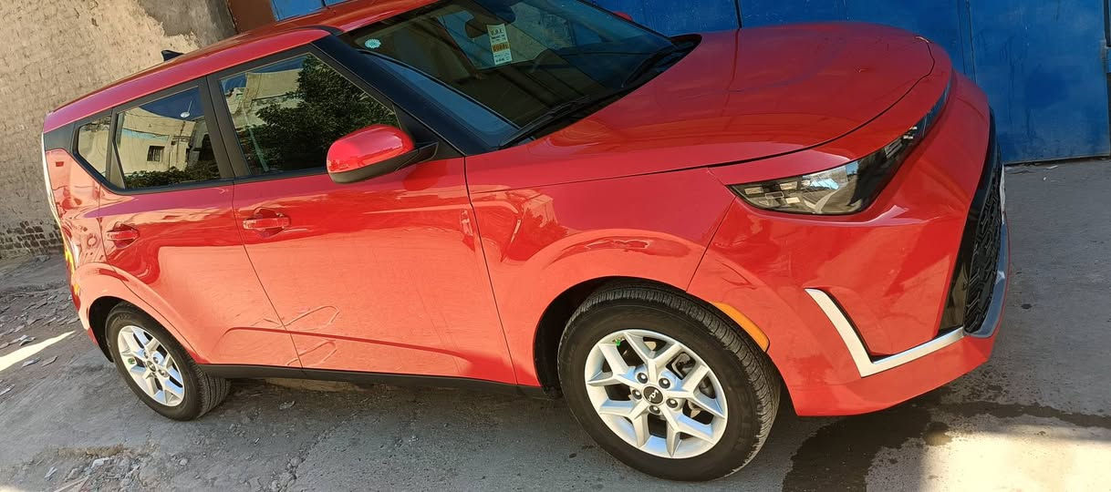 للبيع كيا صول موديل 24 بدون رقم السياره كلين بيه شبر بارد بالجاملغ الامامي مكينه 2000 دوش سعرها 145 وبيه مجال شاشا كبيره وكامره دواره ماشيه 12 ألف  السياره كفاله عامه السياره بالحله بحي الزهراء يم جسر الام ***********  *********** حلة, بابل
