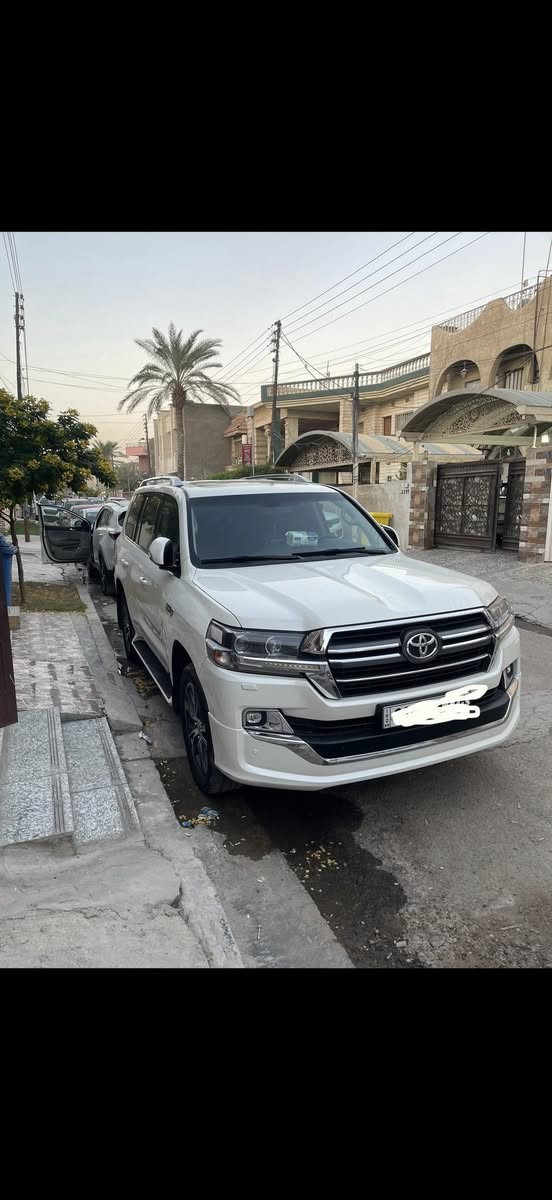 للبيع لاندكروز كراند تورنك ٢٠٢٠ باب اول بحرينيه فول الفول محرك 6 سلندر السياره جديده وكفاله عامه من الصبغ وبحالة الوكاله ترايها صفر بالنسبه للمواصفات فول للاخير 
دشبول لكزز دبل ماوس كشت كهرباء 3 شاشات داخل قرميدي بقلاوه صندوك كهرباء ماشيه 58 الف مكان السياره بغداد الكرخ
*********** متواجد جميع البرامج
