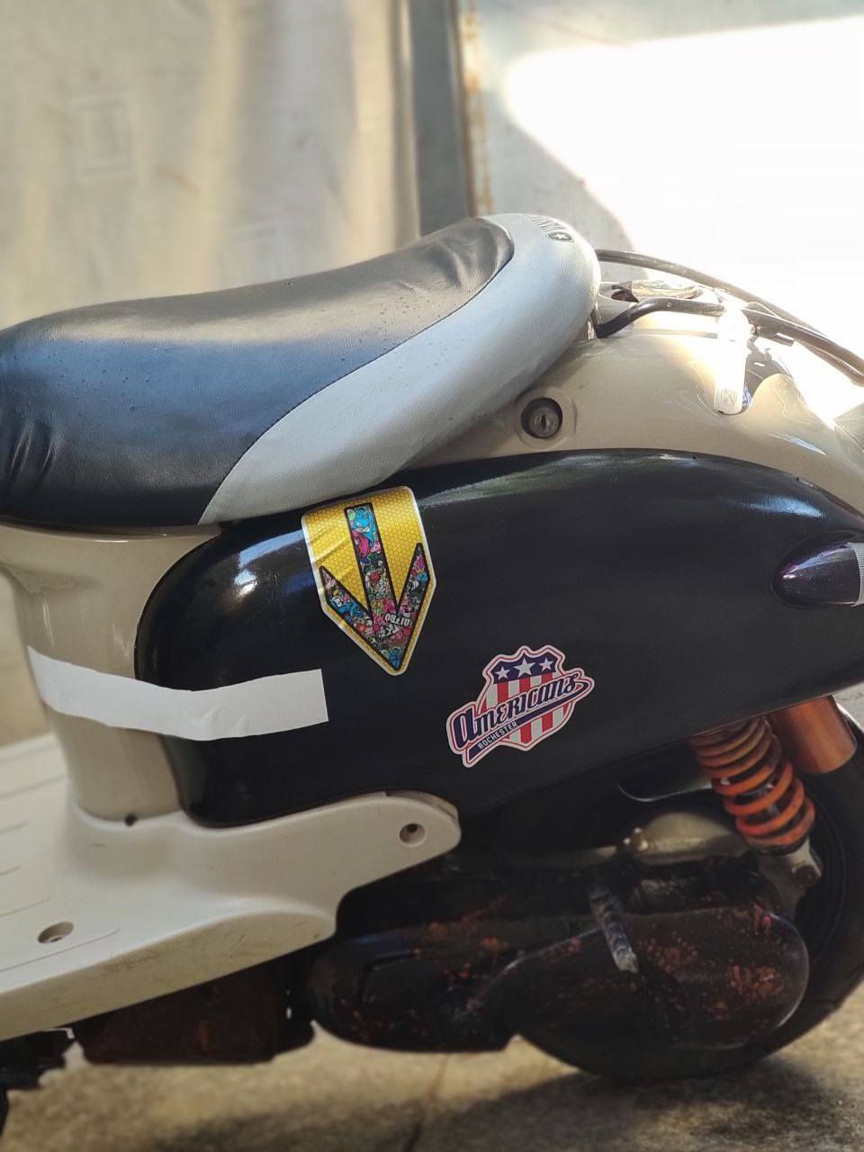 دراجة مصرية لون اسود محرك
 مفتوح مرة جاهزة للاخير
كفرات جدد اصلي فقط الصفاح مستخدم
كهربئيات كامله سلف اشاير لايت بگ لايت
هورن قفل جنطة عداد سرعة كيج بانزين
شلعة ومعدل محرك سرعة 80 
مكان سوق الشيوخ


**إذا كنت صاحب هذا الإعلان وتريد حذفه لأي سبب، رجاءا أرسل رسالة إلى الدعم الفني**