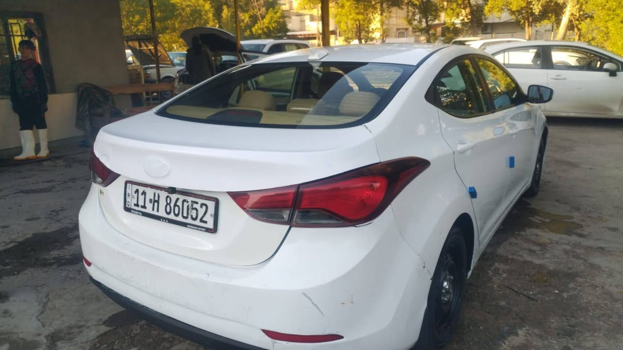 السلام عليكم شباب النترا ١٦ أمريكي صدفي بس قبق الصندوق نفس مصلح السيارة خير صدر جديد تخم تاير جديد دشمه جديد *********** مكان شهداء السيديه
