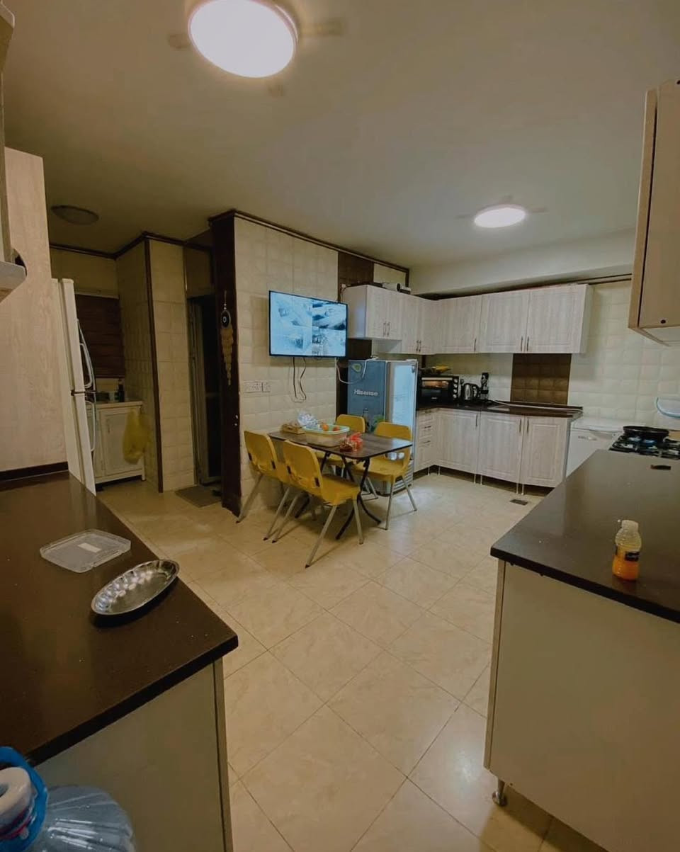 🔴دار تجاري للأيجار في الجادرية🔴

♦️المساحة 200 متر ♦️

✔️ايجار شركات او عوائل✔️
__________________________________
✨يتكون من كراج صالة استقبال مطبخ غرف نوم عدد 2 وحمام الطابق الاول معزول بدرج خارجي يتكون من غرفتين نوم وصالة ومطبخ وحمام✨

📍الموقع الجادرية شارع مركز باربي 

♦️للأستفسار الاتصال على الارقام ♦️
__________________________________
📞***********. ***********📞

🏗️الرفاه للأستثمار والتسويق العقاري🏗️
