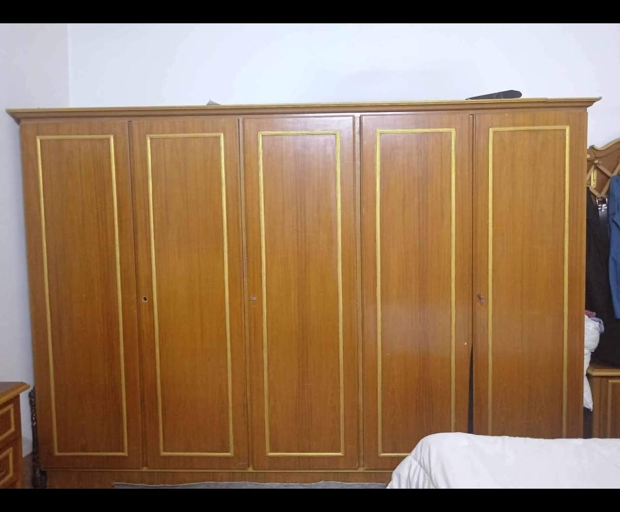 غرفة نوم صاج نضيفة بدون كسر ٦ قطع ***********   سعر ٥٠٠ الف
