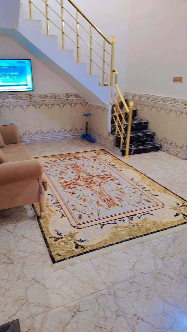 للبيع

بيت ٢٠٠م طابق واحد

بناء نظيف جدا عكاده

يقع خلف السريع بشارع العياده الاستداره
الثانيه

سعر ١٩٠ بيه مجال قليل

يحتوي على غرفتين وصاله ومطبخ وصحيات داخليه وخارجيه واستقبال وكراج سياره

موبايل للاستفسار ***********
