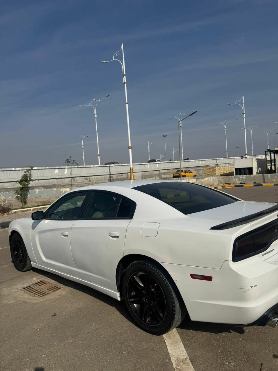 جارجر 2013 حاويه بدون كص بدون كص ادوات السيارة خليجيه دخول جديد 
مكينه 3600 گير كفاله
كهربائيات شغاله
تدفئه تبريد ثلج
غرفتها نظيفه كلش دواخل لونين عسلي اسود المرغوب مكفوله سرقه وعشاير
تخم تاير ويل خليجي 
حدايديه 70/%
متوم شمالي لوحات انكليزي سنويه ل 32
مكان السيارة العماره المركز 
***********
