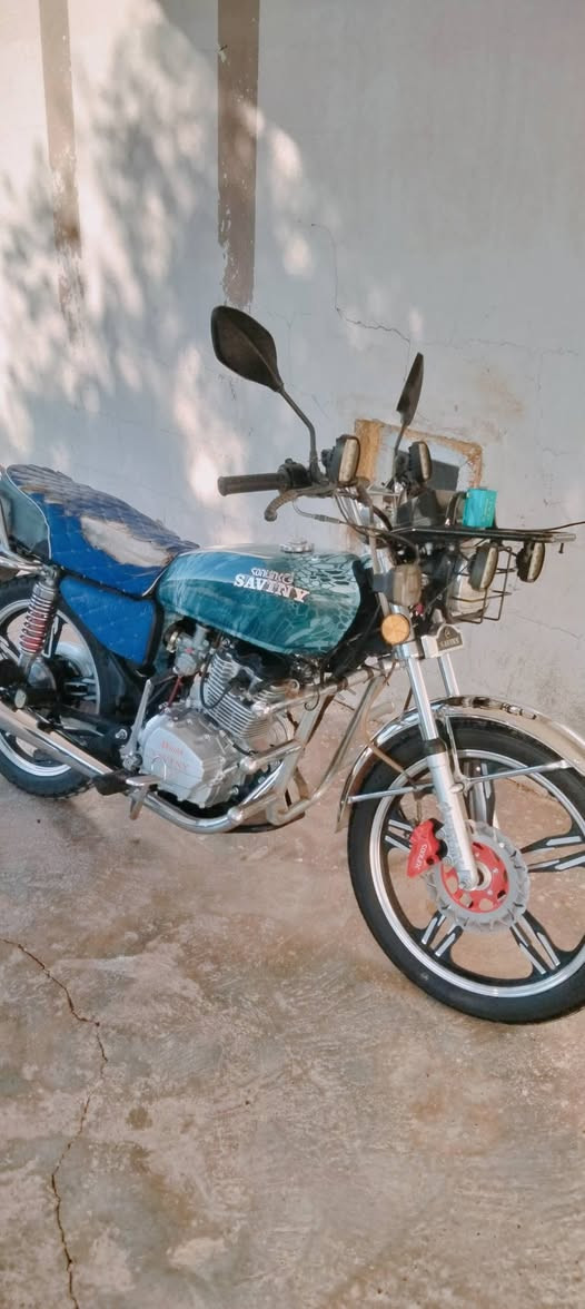 الموطور للبيع موديل 22بعدو عل بلاد كله شرط
محرك مامفتوح لا صرف ولابخار
كهربائيات كامله الشراي يتصل
***********
