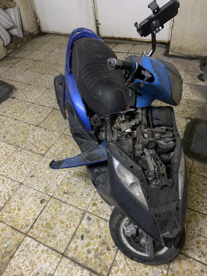 دراجه ثعلب كوم حديد  ٢٥٠الف
مستعجل على بيعته 
بغداد حي القاهره  
الرقم ***********
