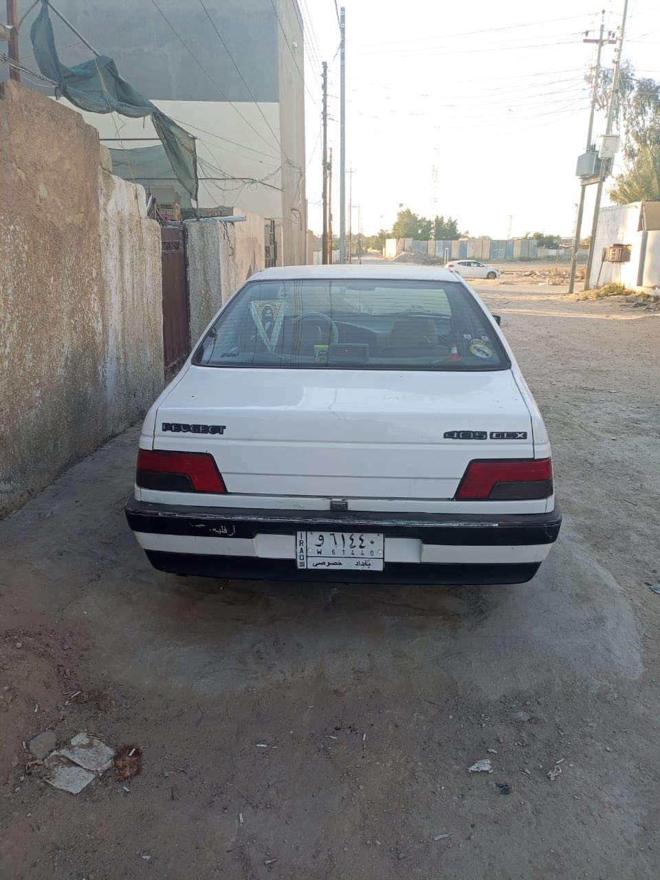 السلام عليكم من رخصة الادمن بيجو 405مكفوله كفالة عامه من كلشي كير او مكينه او تجم تاير تدفه او تبريد ويه السويج والداخل عسلي اي نقص ماكو العنوان بابل السعر عله الخاص الرقم ***********
