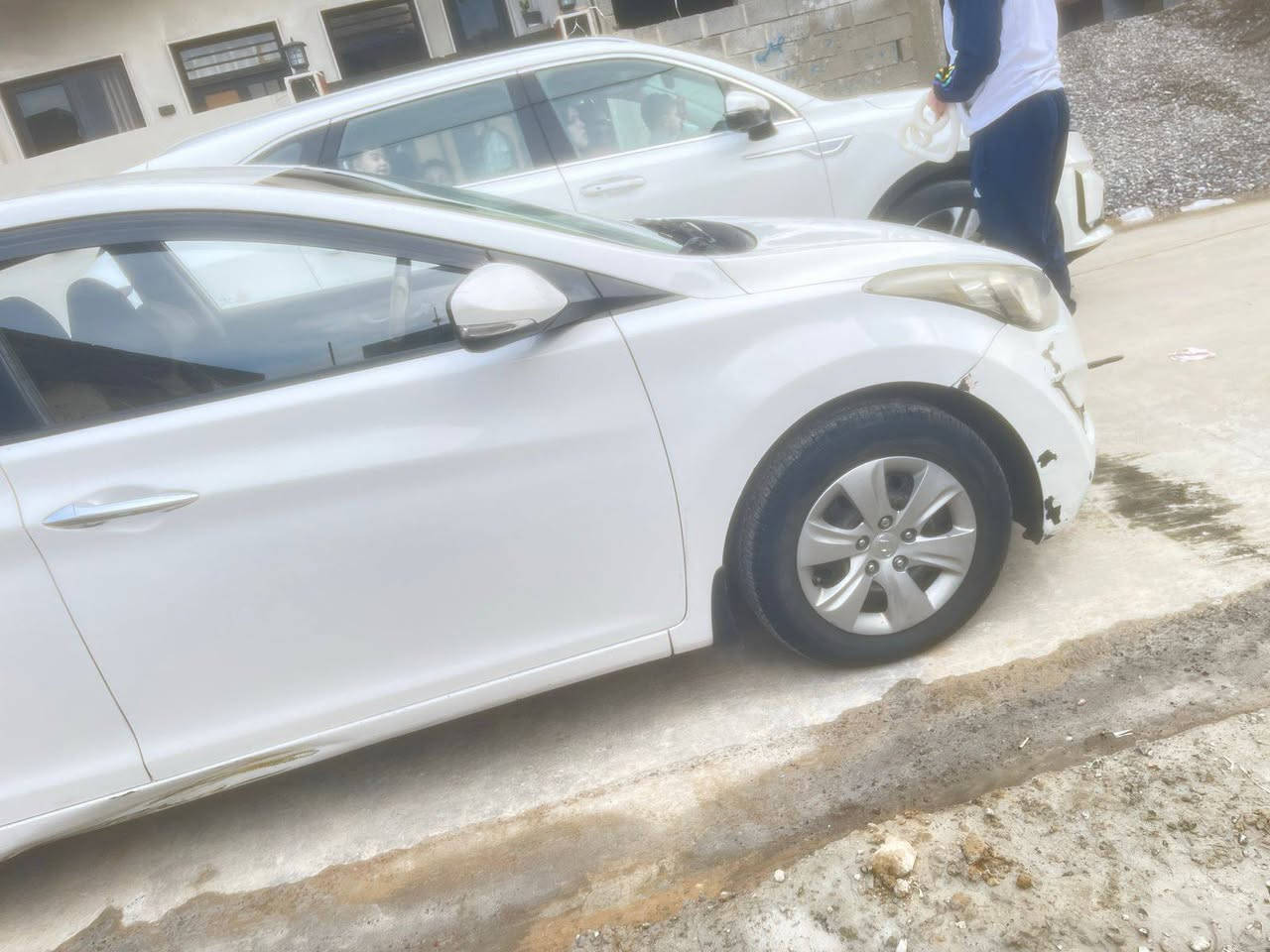 السلام عليكم النترا خليجي موديل 2016 محرك 1600 باسمي رقم انكليزي نينوى كابون بانزين 
بيها صبغ باب السائق والجاملغ والبوند امبدل. السعر 107 وبيها مجال قليل.
مكان السياره موصل.
***********
