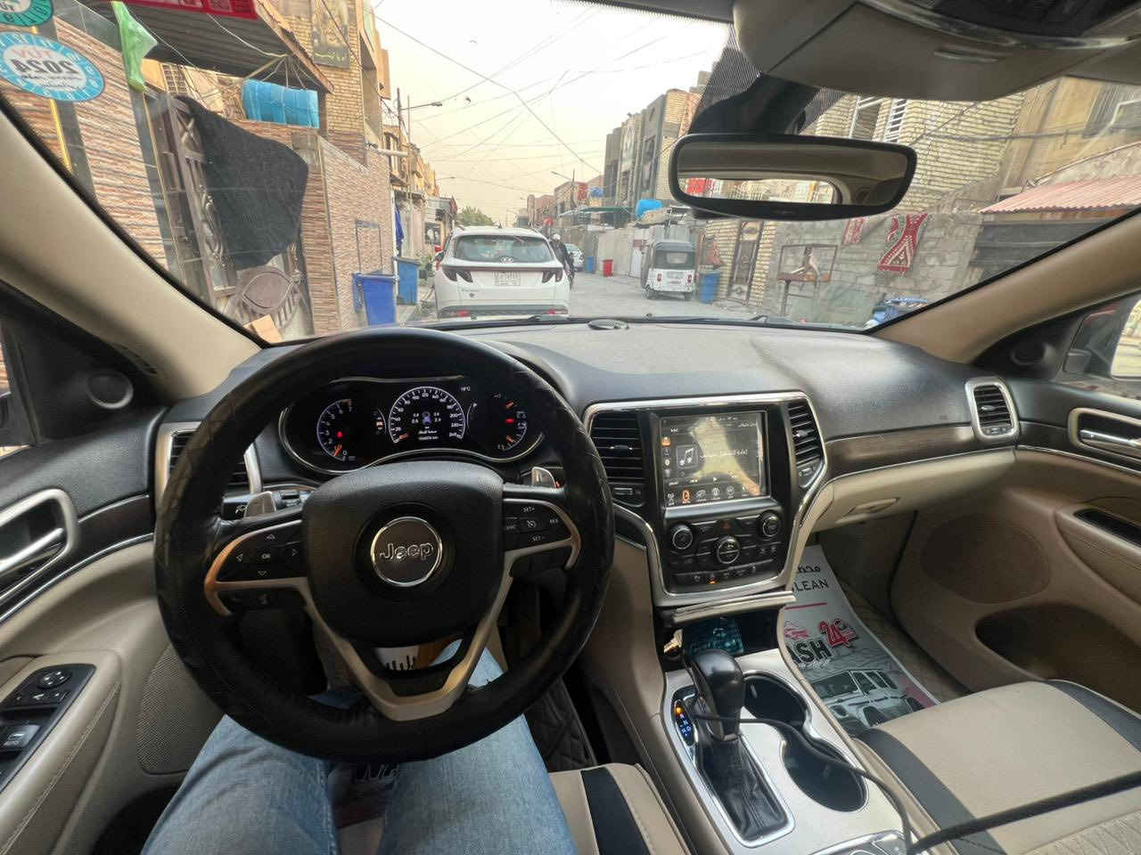 جيب 2017  خليجي لمتد 
جكات 
بانوراما بصمه  جنطه كهرباء 
بصمات عدد 2 شركه  
ستيرن كهرباء  وشفتات 
كشن كهرباء  خزن  جلد  تدفئه تبريد   خلفي تدفئه 
محرك 3600   فور ويل  
زراك لايت 
داخل بيجي 
حساس امامي خلفي جانبي   
لد امامي خلفي  بجم  زنون
مبدل محرك مال 20 
جميع انواع القياده  
تشغيل عن بعد 
بيها صبغ دعاميه والباقي مكفول  من صبغ بيها بارد بالصندوك على كد شبر وبلجاملغ الامامي اصبعين 
سياره جاهزه ونظيفه كلش وسونرها موجود 
تحول ثاني يوم رقم جديد شمالي باسمي
مكاني بغداد  
***********
