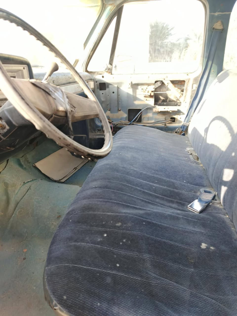 السلام عليكم ورحمة الله وبركاته للبيع أو مراوس سيارة جمسي سوبر بأن موديل ٨٤ رقم بغداد حائز ثالث أبيع كوم حديد المحرك ٣٥٠ والكير ١٠٠٠ المحرك بي تبخير والكير نظيف الداخل حلو السيارة عوزها ترتيب السيارة ابلاديه أبيع كوم حديد عدا الاصوليات اوكف بيهن الاتصال على الرقم(***********)العنوان بغداد المحموديه
